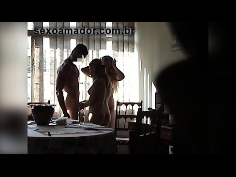 ❤️ Szexbarátok meghívnak egy óriásembert és egy édeshármast vele Pornó videó at hu.xlxxporno.ru